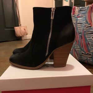Size 7 black booties. Never worn from Just Fab.